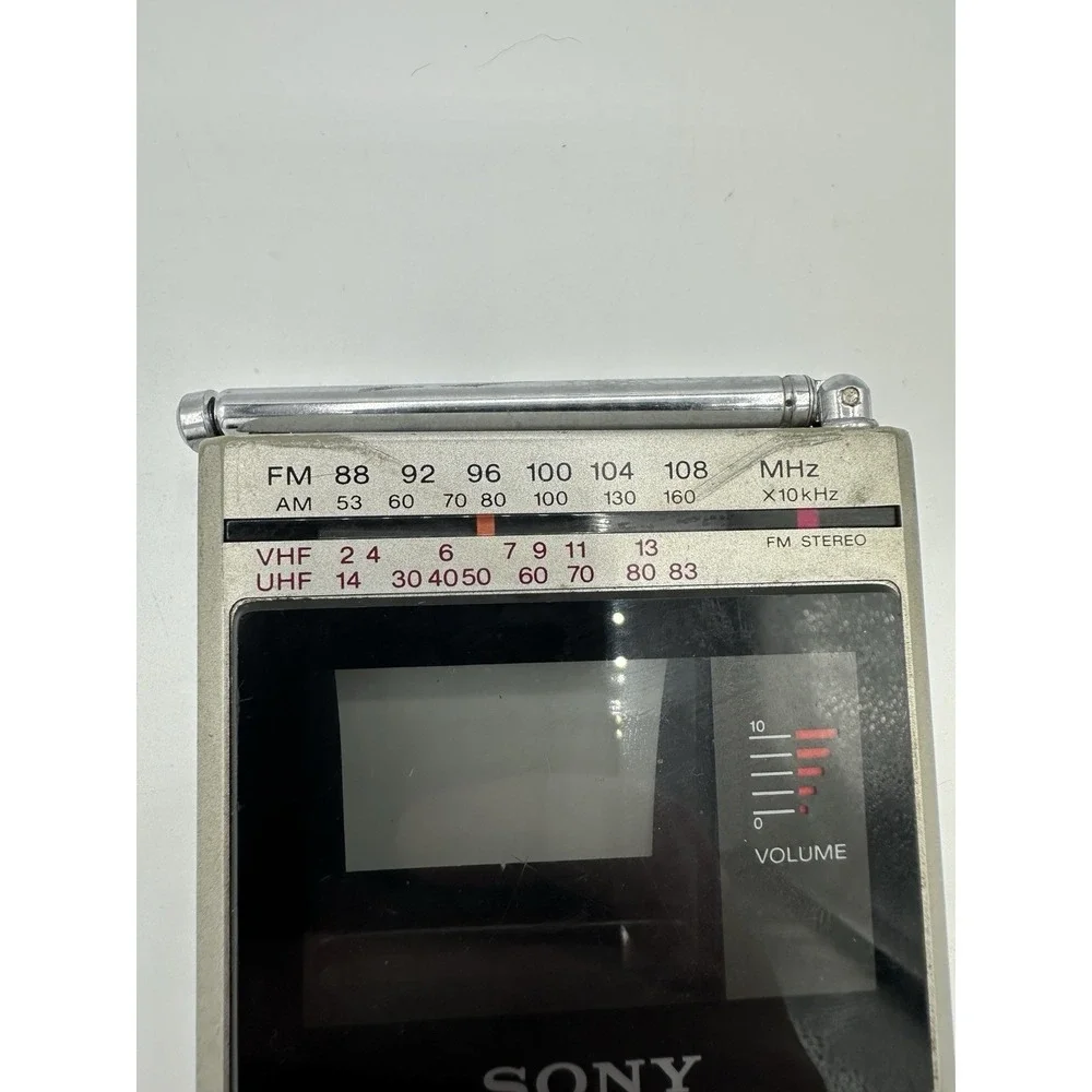 Sony Watchman FD-30A Portable TV AM/FM Stereo Radio Vintage Japan w/ Case Giants